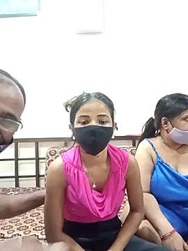 HoneyHush online show from 04-11-26, 08:40