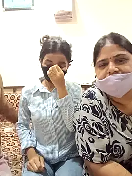 HoneyHush online show from 04-24-26, 09:23