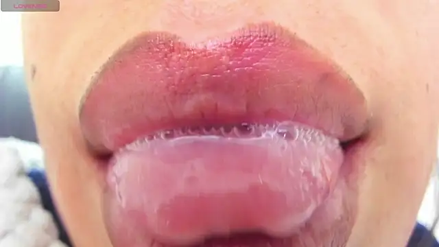 Snapshot of Laura_Med chatting on 04-15-26, 02:18 Laura Med online show from 04-15-26, 02:18