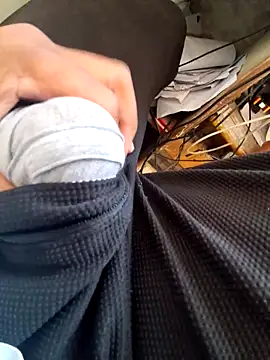 hot---boy1 online show from 02-18-26, 05:47