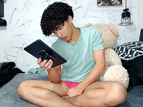 ian smith  online show from 03-26-26, 01:11