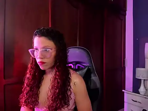 Snapshot of RED_VIOLETH chatting on 08-06-26, 11:06 RED VIOLETH online show from 08-06-26, 11:06