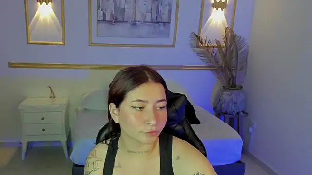 charlottee27  online show from 03-07-26, 02:19