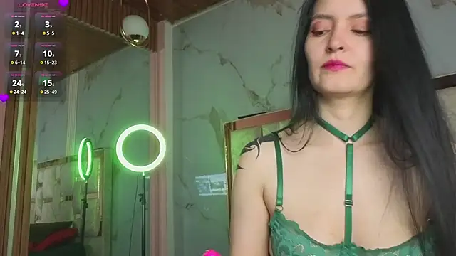 Lion and aria online show from 04-24-26, 07:05