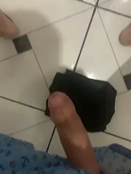 bruniinhoo1910 online show from 03-10-26, 11:10