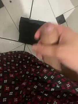 bruniinhoo1910 online show from 03-12-26, 03:34