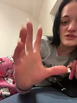 LeonieClaire online show from 02-15-26, 10:39