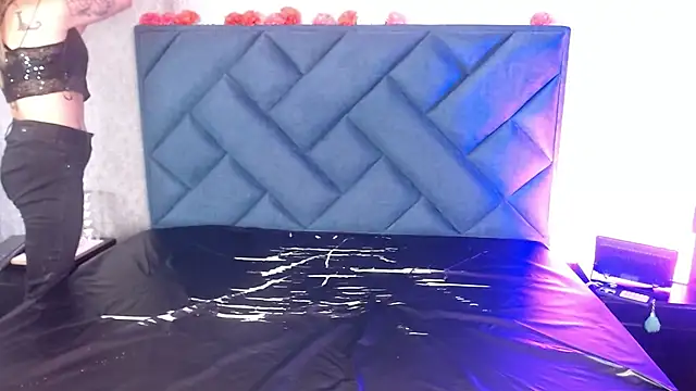 Lia tomson online show from 02-21-26, 07:04