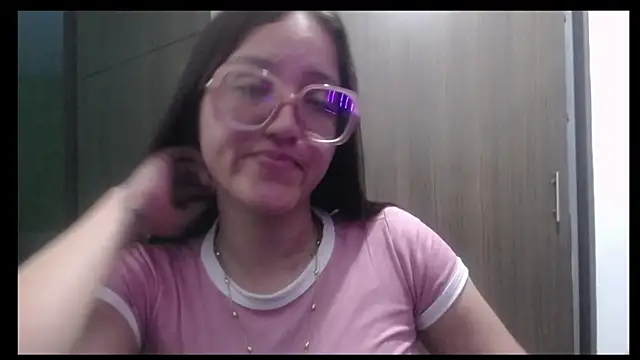 Snapshot of sheryl_25 chatting on 03-01-26, 04:03 sheryl 25 online show from 03-01-26, 04:03