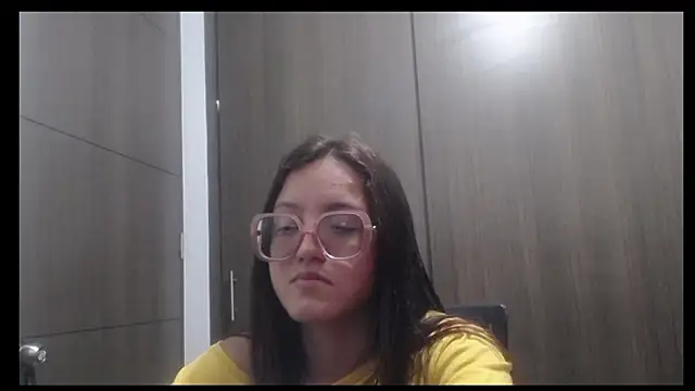 Snapshot of sheryl_25 chatting on 03-05-26, 04:30 sheryl 25 online show from 03-05-26, 04:30