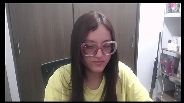 Snapshot of sheryl_25 chatting on 03-10-26, 04:50 sheryl 25 online show from 03-10-26, 04:50