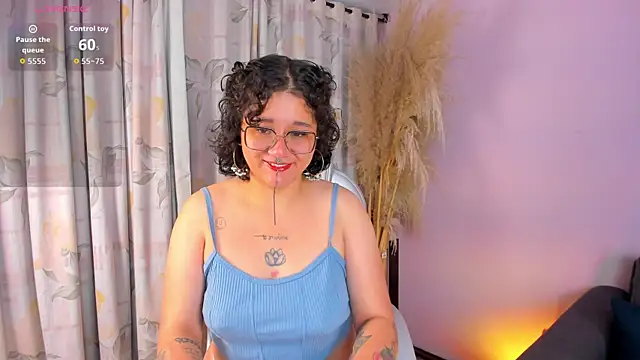 Snapshot of Sylvara_bx chatting on 05-02-26, 11:48 Sylvara bx online show from 05-02-26, 11:48