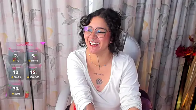 Snapshot of Sylvara_bx chatting on 05-21-26, 11:39 Sylvara bx online show from 05-21-26, 11:39