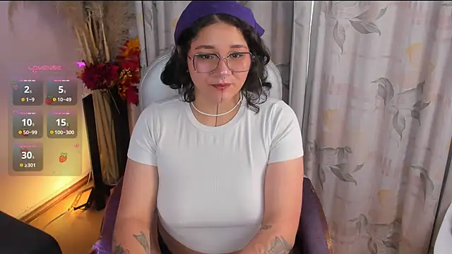 Snapshot of Sylvara_bx chatting on 05-26-26, 12:12 Sylvara bx online show from 05-26-26, 12:12