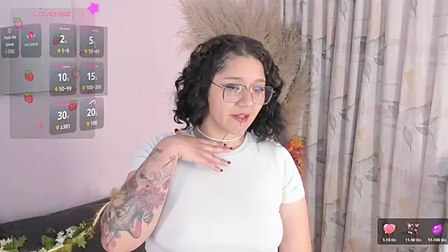 Snapshot of Sylvara_bx chatting on 06-16-26, 12:41 Sylvara bx online show from 06-16-26, 12:41