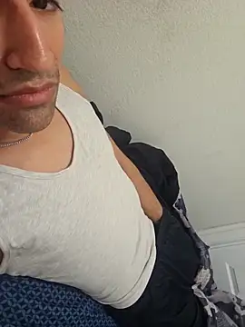 Yoloso33 online show from 02-26-26, 05:34