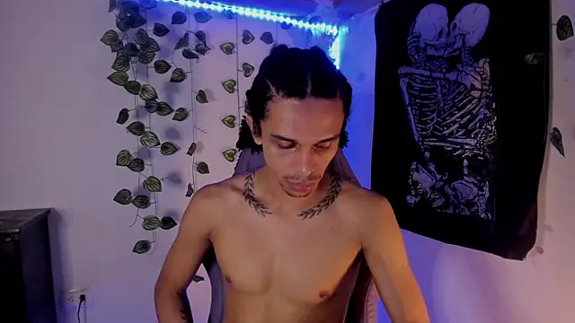 Aaron Hopper online show from 02-08-26, 01:25