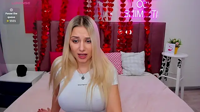 MIla Stunning online show from 02-11-26, 01:21