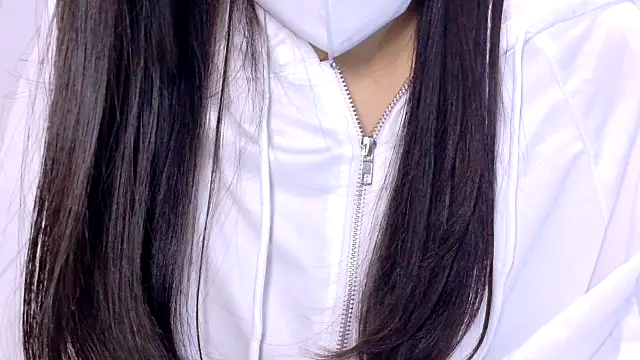 Snapshot of The_Ami_jp chatting on 03-08-26, 02:15 The Ami jp online show from 03-08-26, 02:15