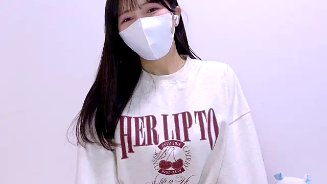 Snapshot of The_Ami_jp chatting on 03-11-26, 02:28 The Ami jp online show from 03-11-26, 02:28