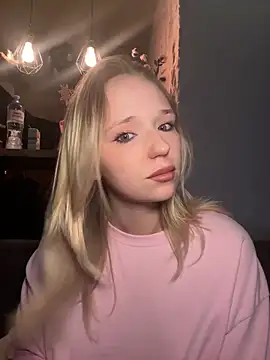 RollDollsi online show from 03-16-26, 06:06