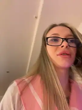 ElyseeXXX online show from 03-09-26, 10:47