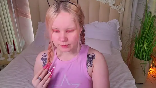 AnnieVibe online show from 04-21-26, 05:39