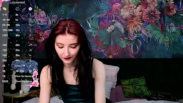 NicoleLuxe online show from 04-21-26, 06:23