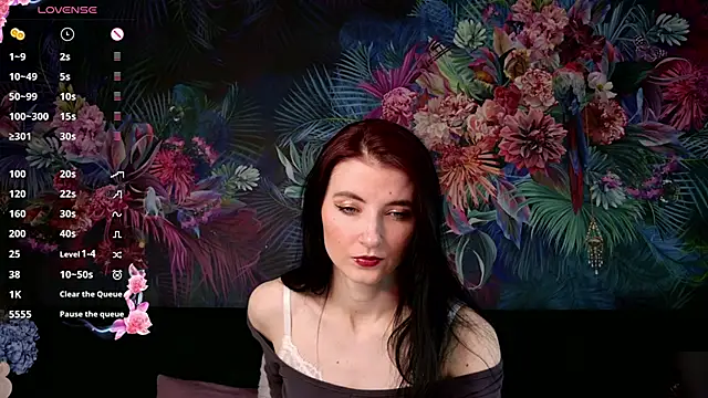 NicoleLuxe online show from 04-24-26, 07:05