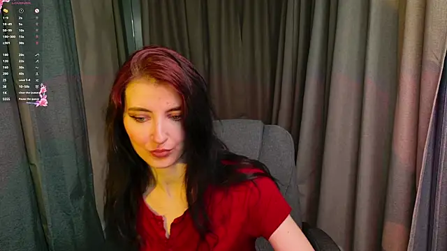 Snapshot of NicoleLuxe chatting on 05-18-26, 07:41 NicoleLuxe online show from 05-18-26, 07:41