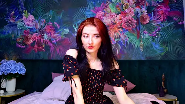 Snapshot of NicoleLuxe chatting on 06-04-26, 06:14 NicoleLuxe online show from 06-04-26, 06:14