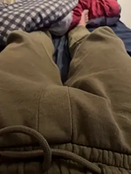 Snapshot of Enzo_2763 chatting on 02-18-26, 05:09 Enzo 2763 online show from 02-18-26, 05:09