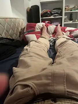 Snapshot of Enzo_2763 chatting on 02-22-26, 01:42 Enzo 2763 online show from 02-22-26, 01:42