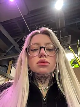 Chiibi online show from 02-14-26, 08:44