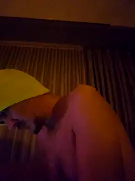 Snapshot of Tall_musty chatting on 02-21-26, 08:54 Tall musty online show from 02-21-26, 08:54