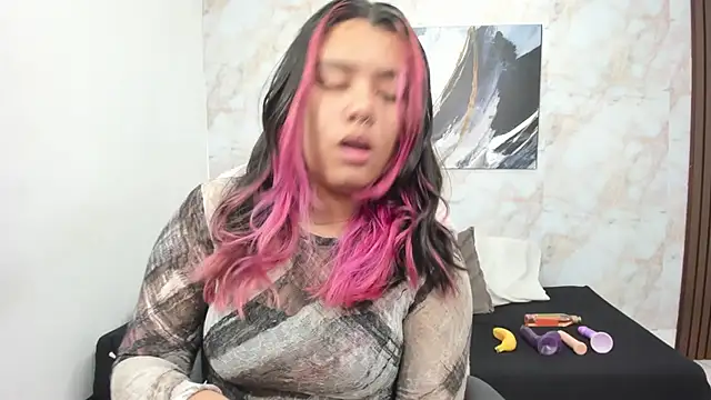 Lilith traviis online show from 03-06-26, 08:38