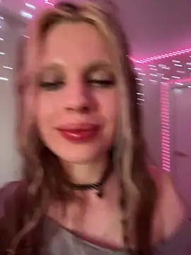 Maxine gold online show from 03-15-26, 06:19