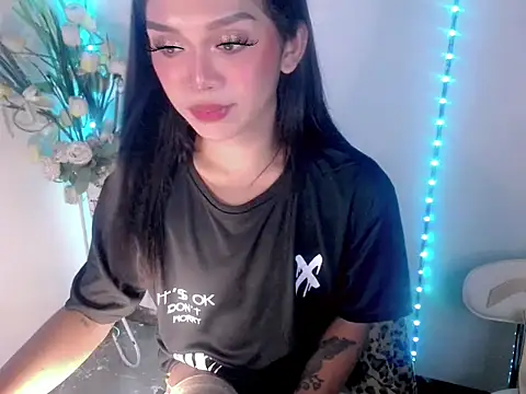 Snapshot of Darkness_Angel chatting on 06-25-26, 05:12 Darkness Angel online show from 06-25-26, 05:12