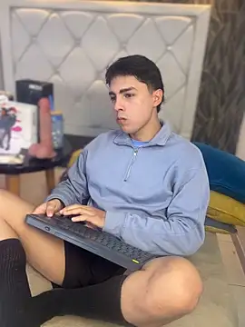 Samu Hott online show from 03-04-26, 08:26