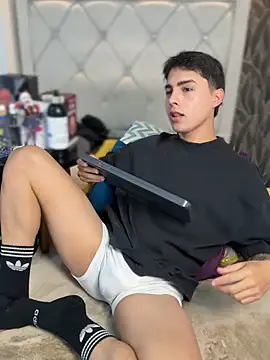 Samu Hott online show from 03-05-26, 08:38