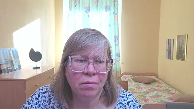 Snapshot of Emma_Eclipsee chatting on 02-18-26, 11:06 Emma Eclipsee online show from 02-18-26, 11:06