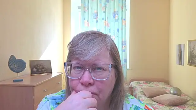 Snapshot of Emma_Eclipsee chatting on 03-07-26, 10:12 Emma Eclipsee online show from 03-07-26, 10:12