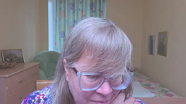 Emma Eclipsee online show from 04-01-26, 01:41