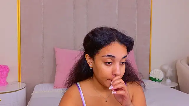 Luna Cortier online show from 07-27-26, 05:14