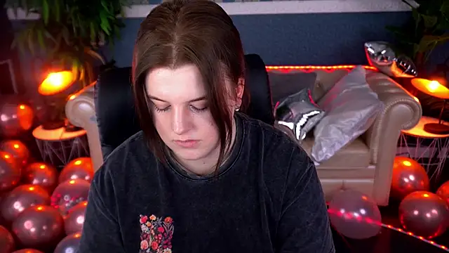 Snapshot of KristiFoxy chatting on 02-03-26, 01:38 KristiFoxy online show from 02-03-26, 01:38