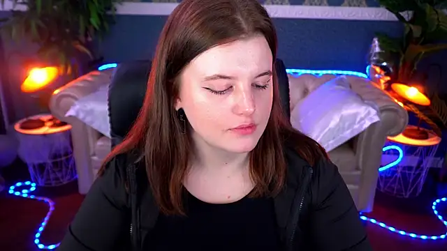 Snapshot of KristiFoxy chatting on 02-27-26, 01:33 KristiFoxy online show from 02-27-26, 01:33