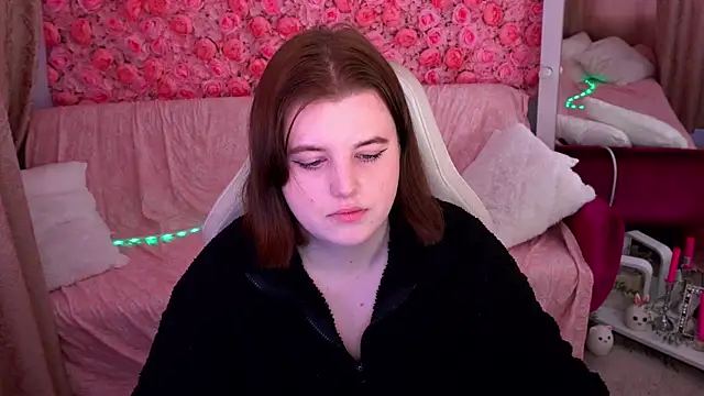 Snapshot of KristiFoxy chatting on 03-05-26, 06:42 KristiFoxy online show from 03-05-26, 06:42