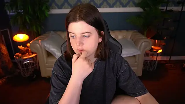 KristiFoxy online show from 06-08-26, 04:02