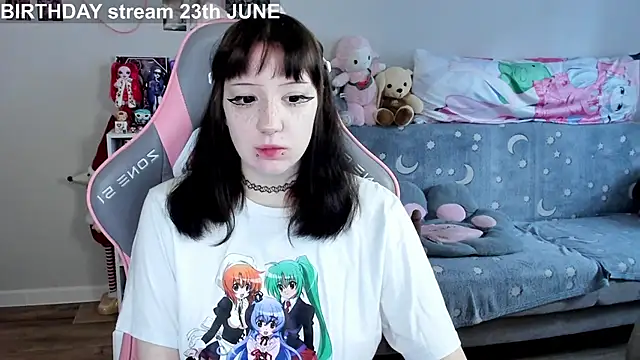 Snapshot of MollysLand chatting on 06-18-26, 09:14 MollysLand online show from 06-18-26, 09:14