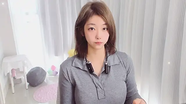 hotgirl0111 online show from 05-09-26, 07:35